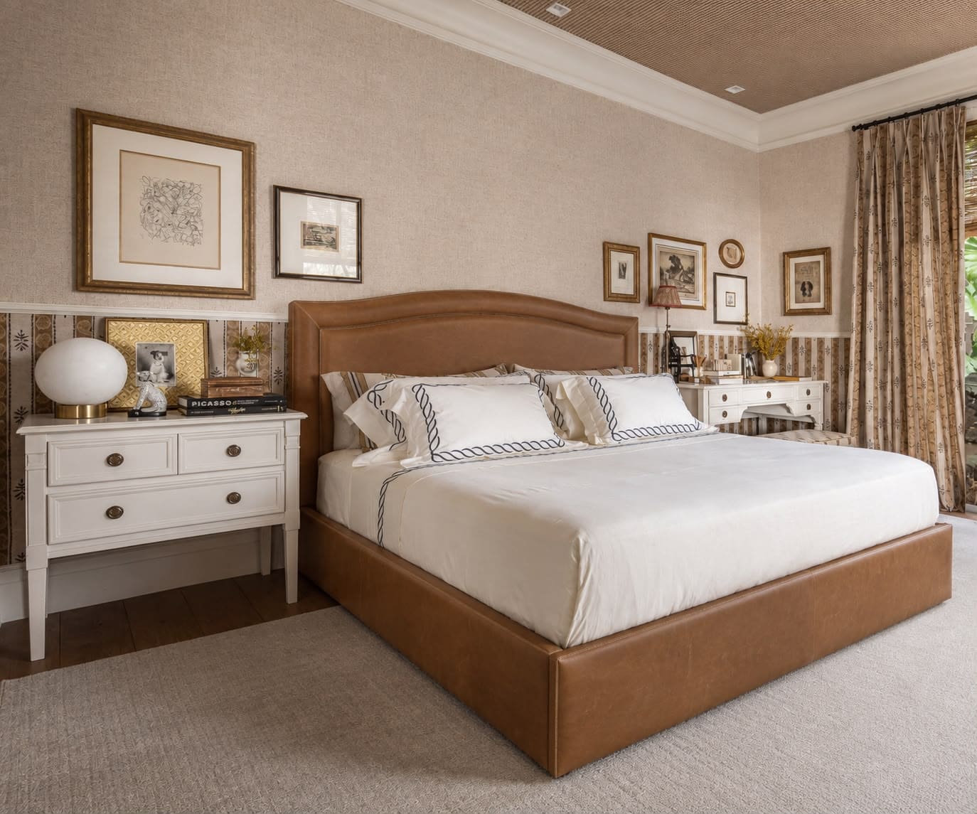 Cama Paris em Couro _ CHATGPT 2026 (2) (1)